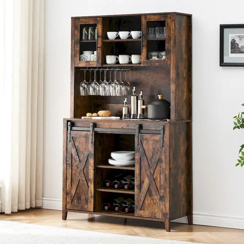 Meuble à vin de ferme avec porte coulissante, casier à vin, porte-verres et placards supérieurs
