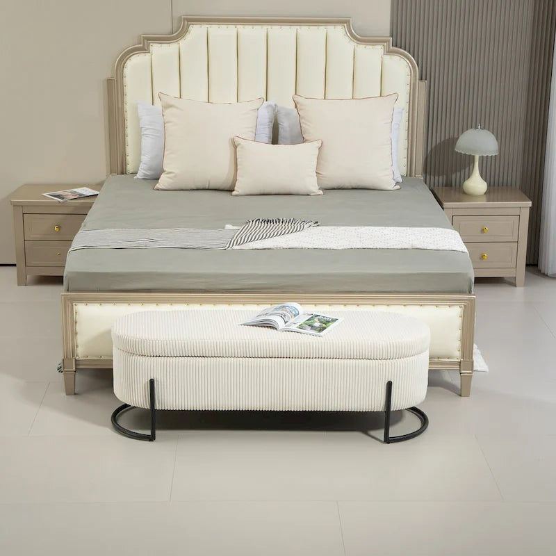 Banc de rangement en velours touffeté avec pieds en métal doré