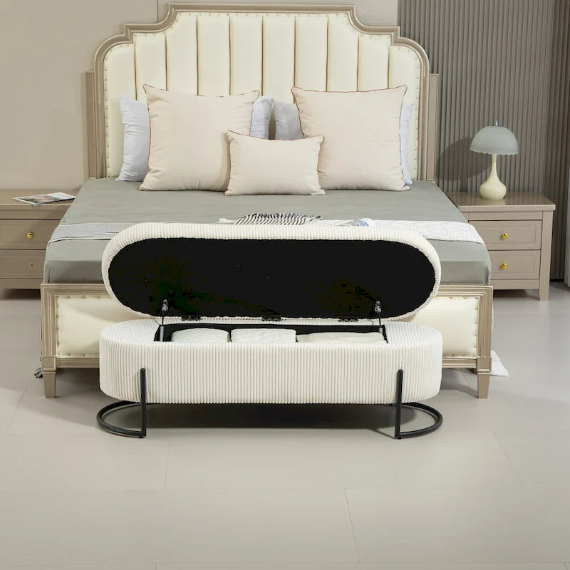 Banc de rangement en velours touffeté avec pieds en métal doré